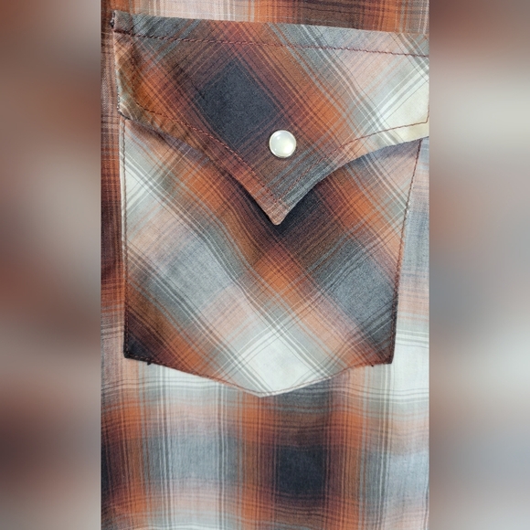 Plains Western Wear Men's Plaid Snap Buttons Shirt sz M - Picture 6 of 7